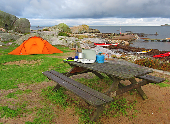 Tent, cooker, boats at Hönö